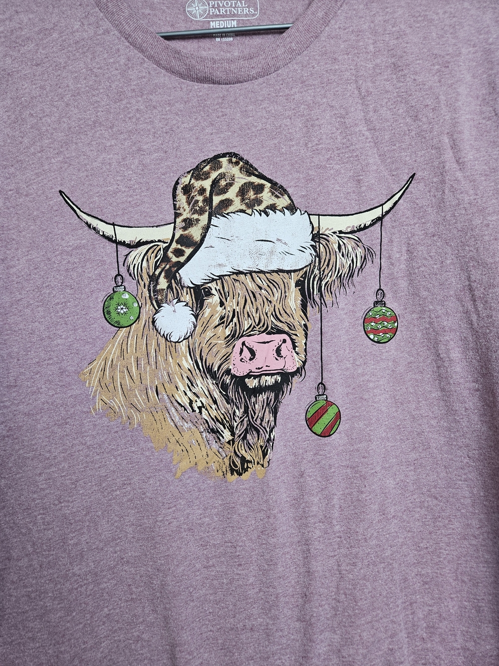 Women’s Mauve Highland Cow Christmas Holiday Tee Medium photo 3